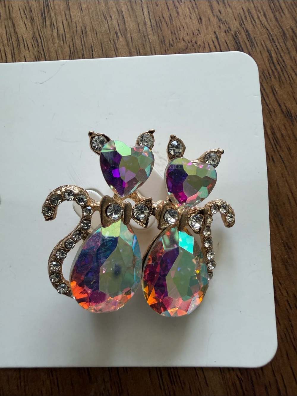 Aurora Crystal Cat Brooch-Iridescent Pink/Purple -Two Cute Cats Sitting Together